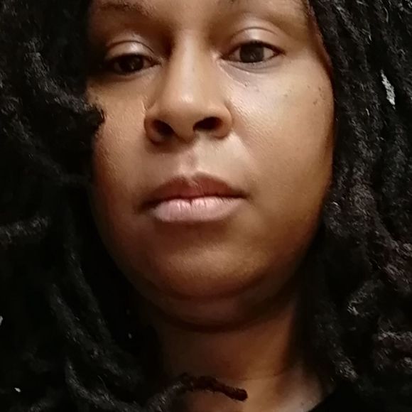 Meet your Posher, Sylvia - Picture 1 of 1